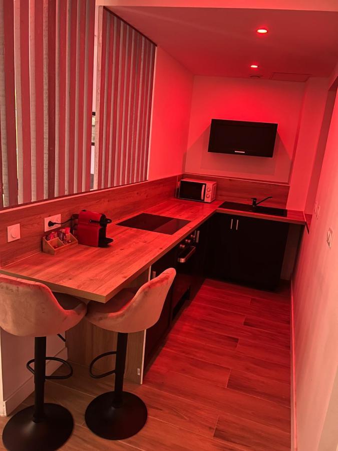 Appartamento Chic & Jacuzzi Givors Esterno foto