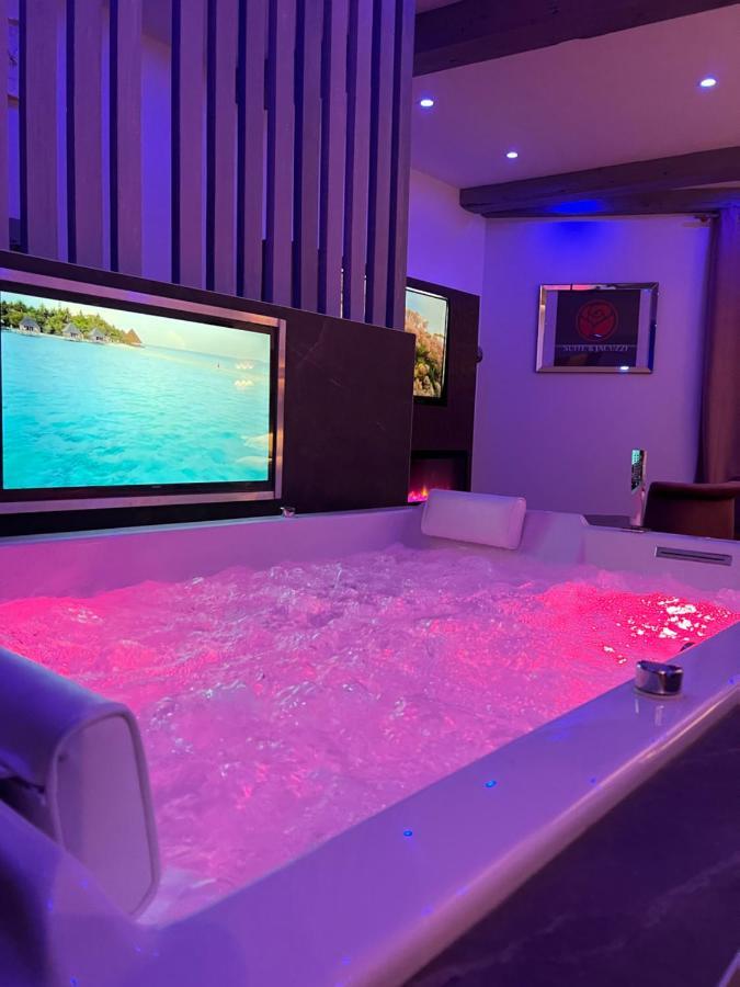Appartamento Chic & Jacuzzi Givors Esterno foto